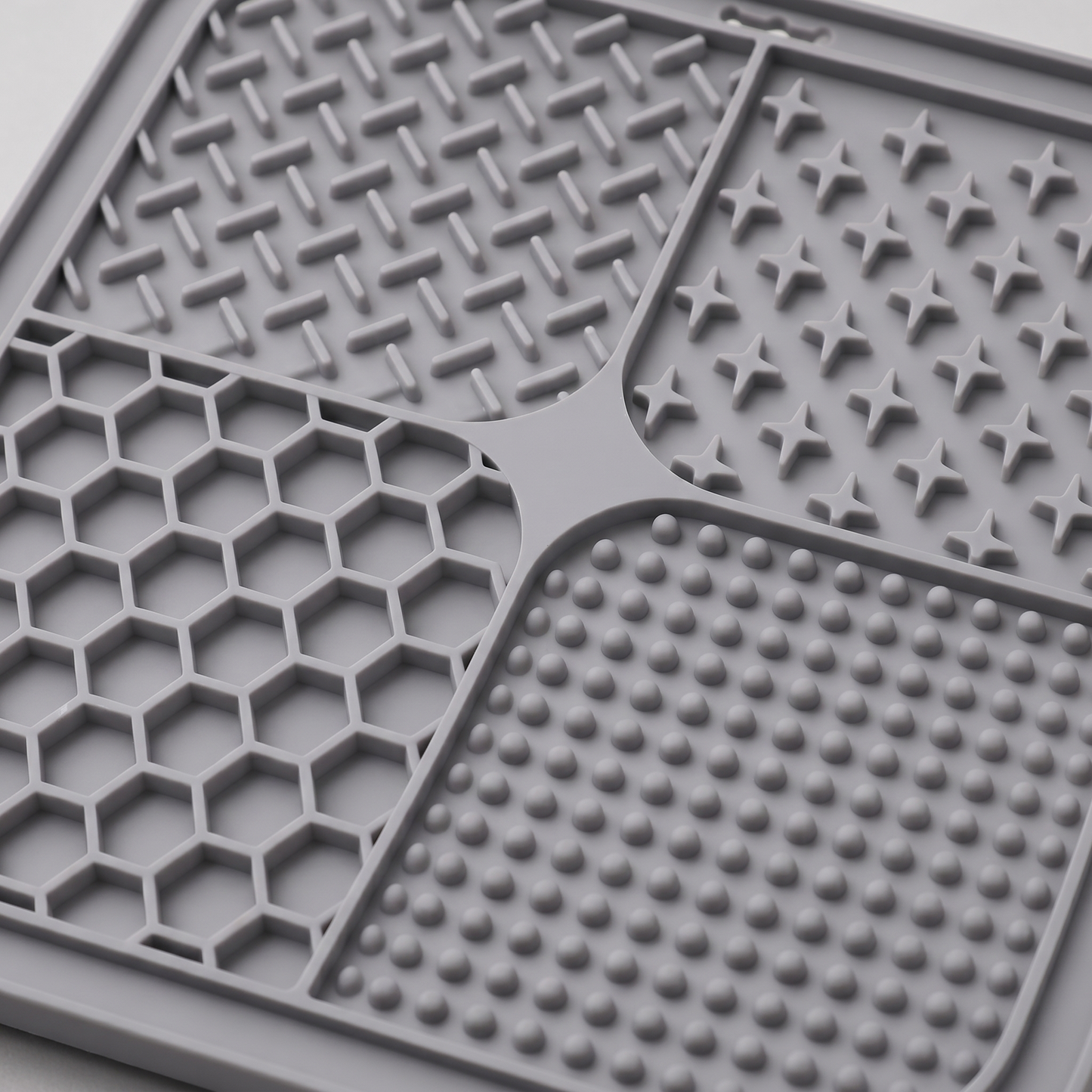 💎 Web Exclusive 🛍️Slow Feeder Lick Mat for Dogs with Suction Cups