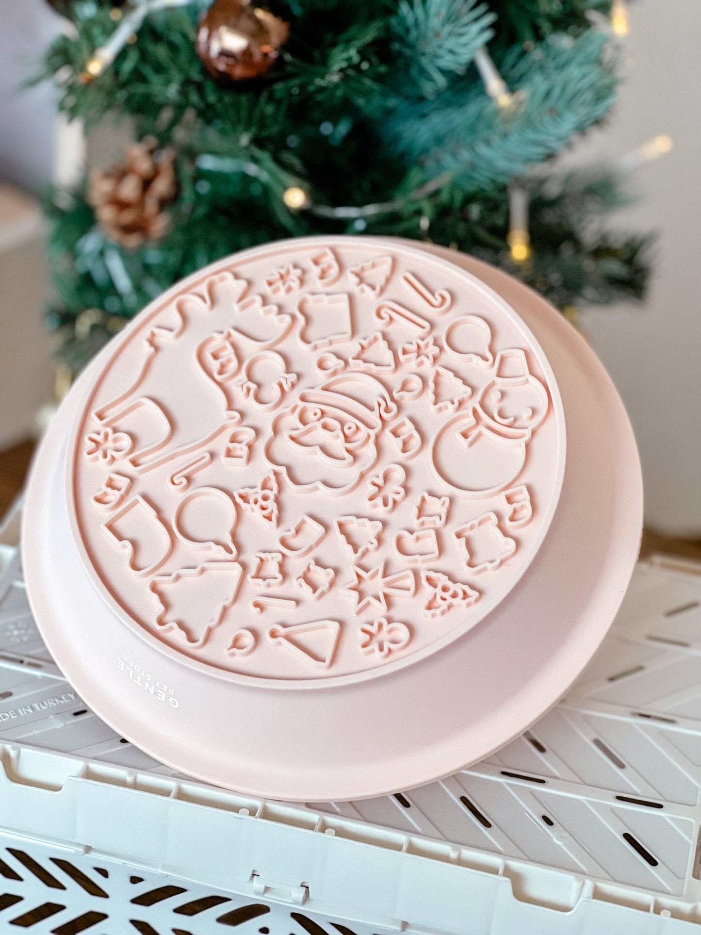 Christmas 2-in-1 Slow Feeder Lick Mat - Christmas Tree