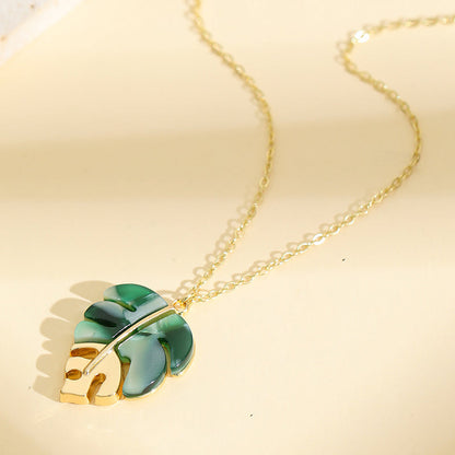 Fashion Leaf Pendant Necklace
