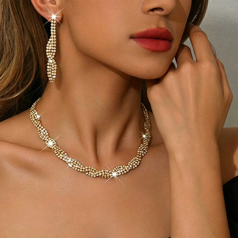 Sparkling Rhinestone Claw Chain Necklace & Earrings Set for Women
