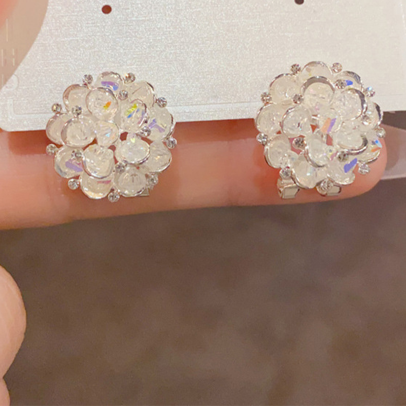 Elegant Sparkling Floral Stud Earrings